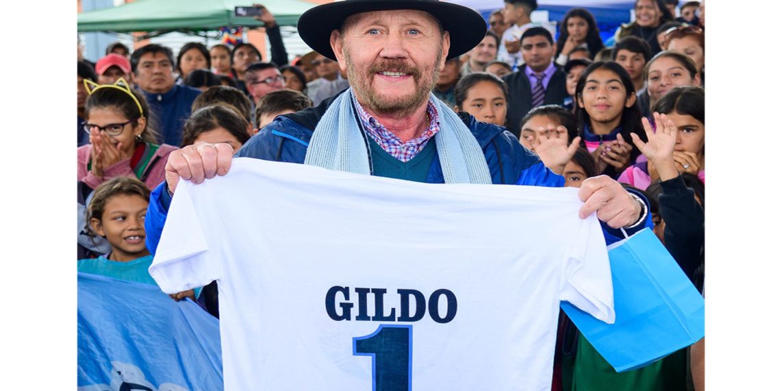 Gildo, más moderado, explicó a quien apuntó cuando trató de «reverendos hijos de su madre» a los porteños