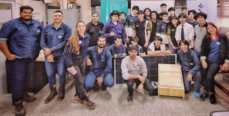Programa 30 años, 30 escuelas: por comunidades con más eficiencia energética
