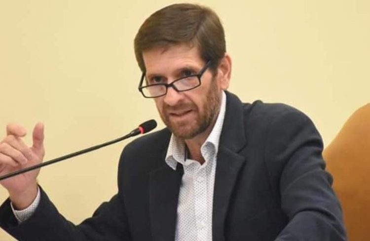 Piñeiro: «La entrega de títulos de propiedad que hará Insfrán es una medida forzada»