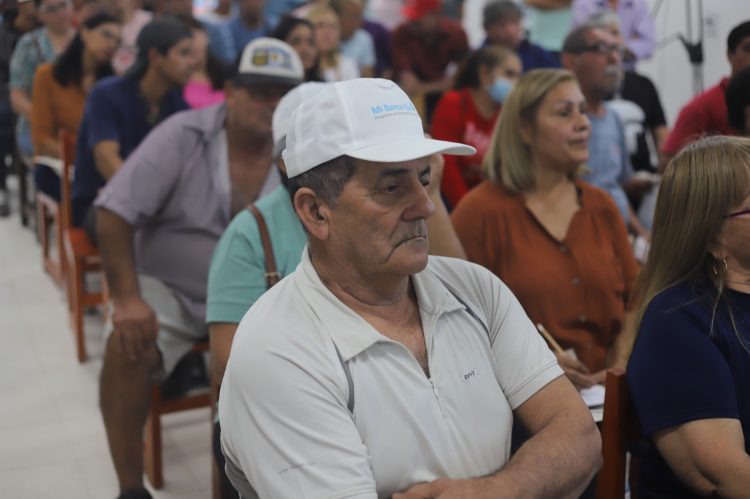 Banco Formosa brindó un taller de educación financiera para pensionados del IPS