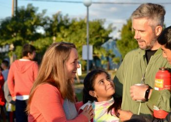 Mara Amarilla y Patricio Evans enviaron un cálido saludo a los padres en su día