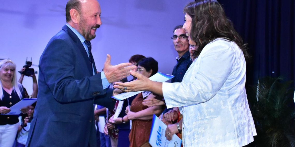 El Gobernador entregó más de 300 jubilaciones nacionales y provinciales