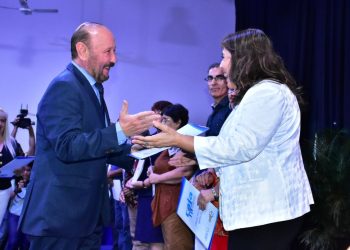 El Gobernador entregó más de 300 jubilaciones nacionales y provinciales