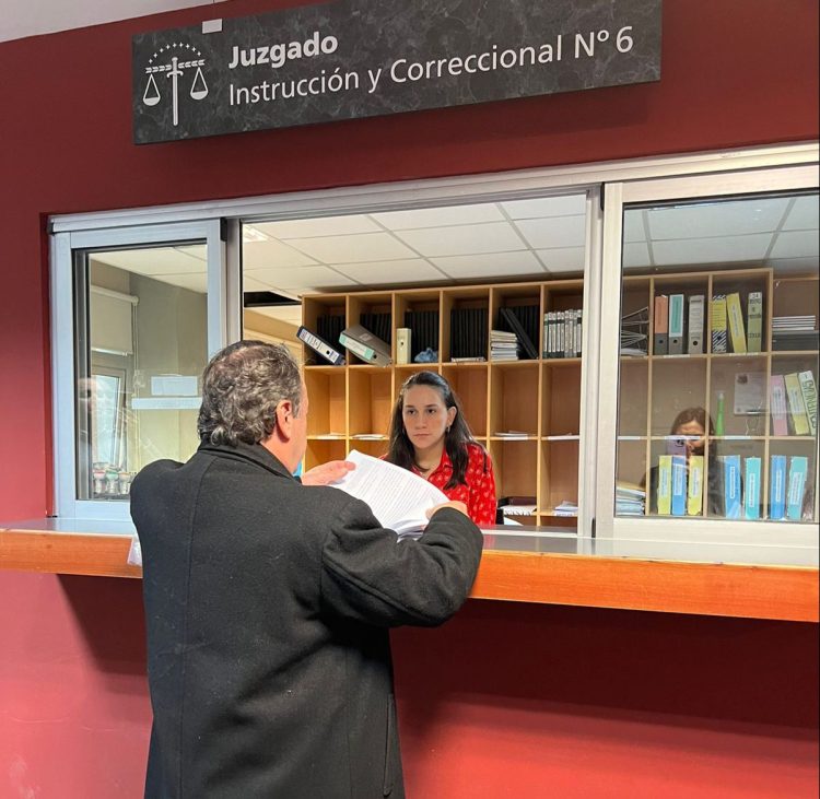 Denuncia penal contra el médico y la clínica de las ecografías mellizas