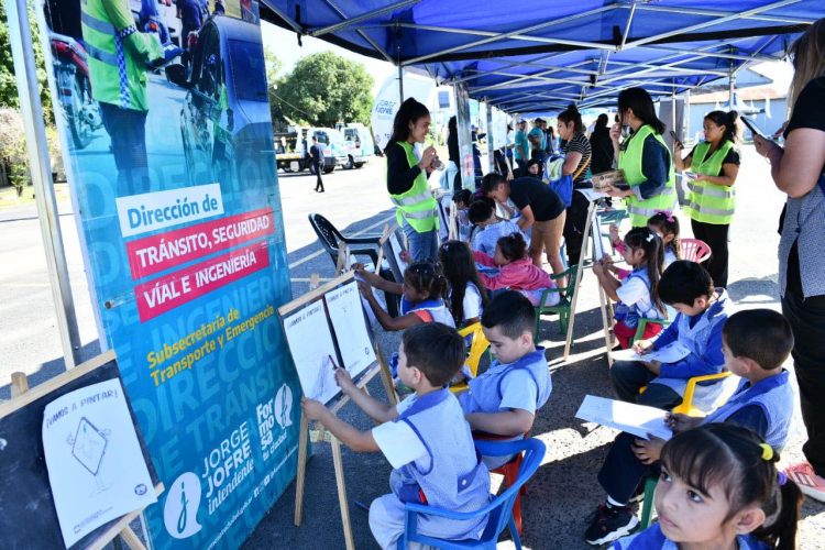Jofré acompañó las actividades con los jardines de infantes por el Día de la Seguridad Vial