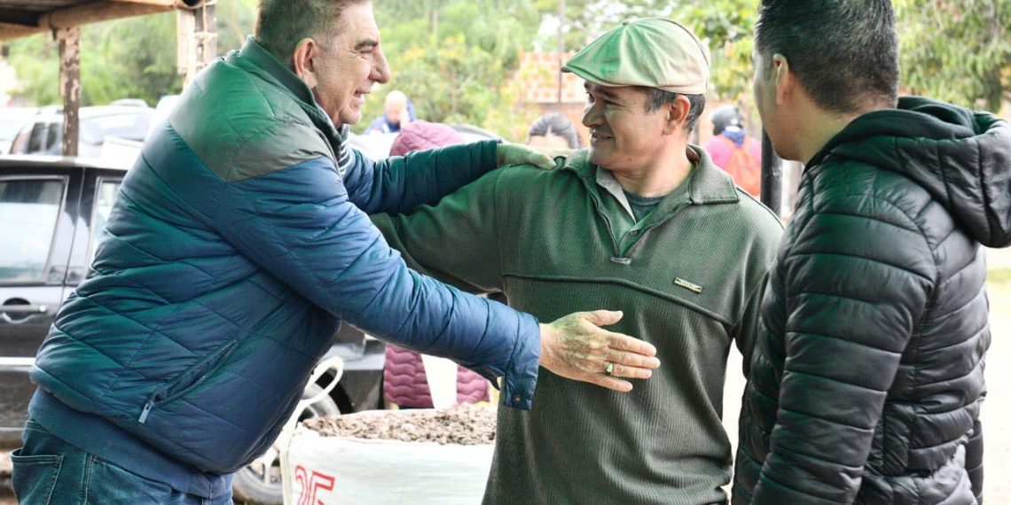 Jofré supervisó trabajos de ripio y mejora de calles y dialogó con vecinos