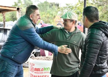 Jofré supervisó trabajos de ripio y mejora de calles y dialogó con vecinos