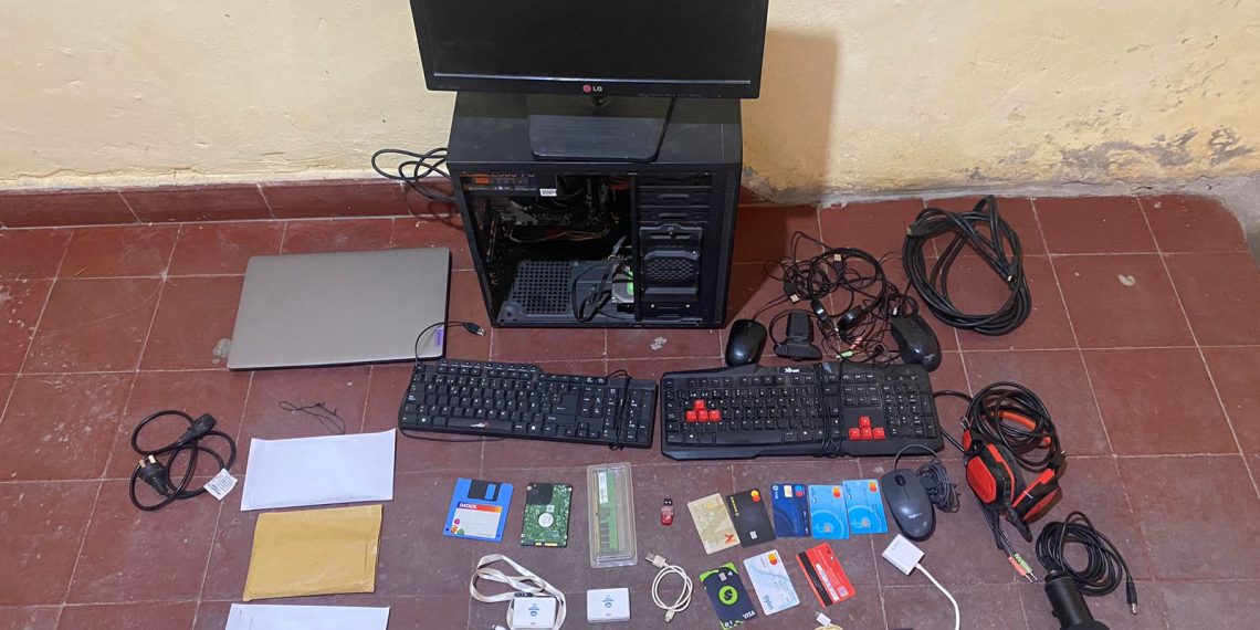 La Policía secuestró equipos informáticos que interesan en una causa judicial de Buenos Aires