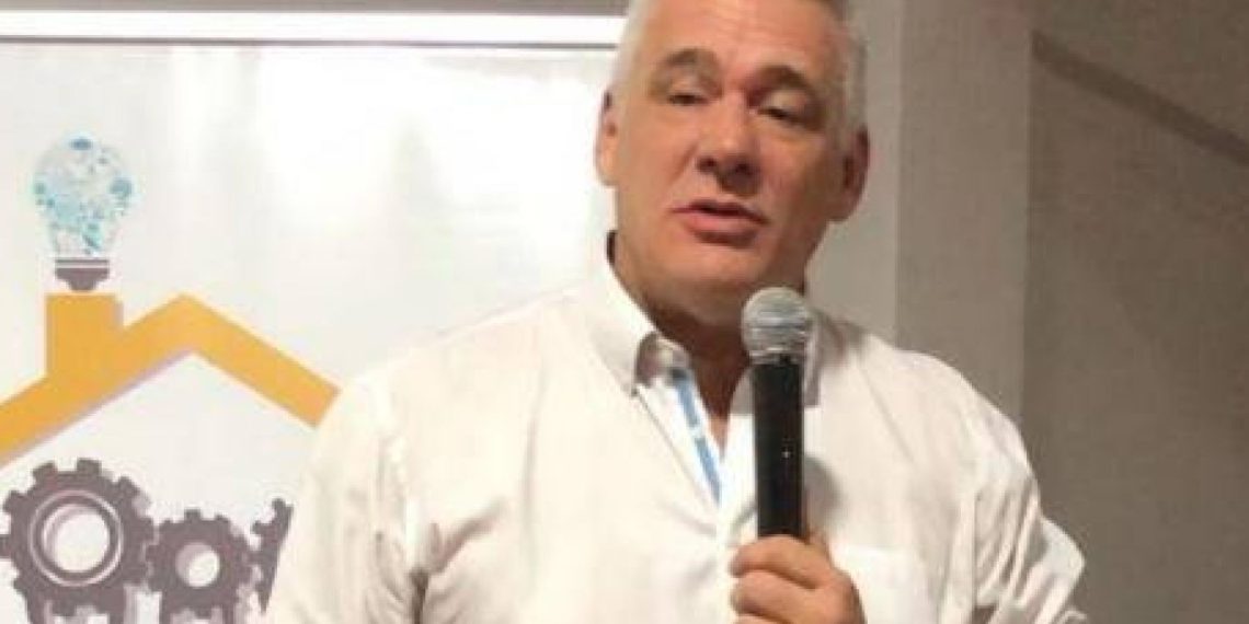 Carbajal no comparte la idea de «poner al Ejército contra el narcotráfico»