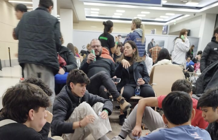 Otra vez Travel Rock: 170 egresados formoseños varados en Bariloche