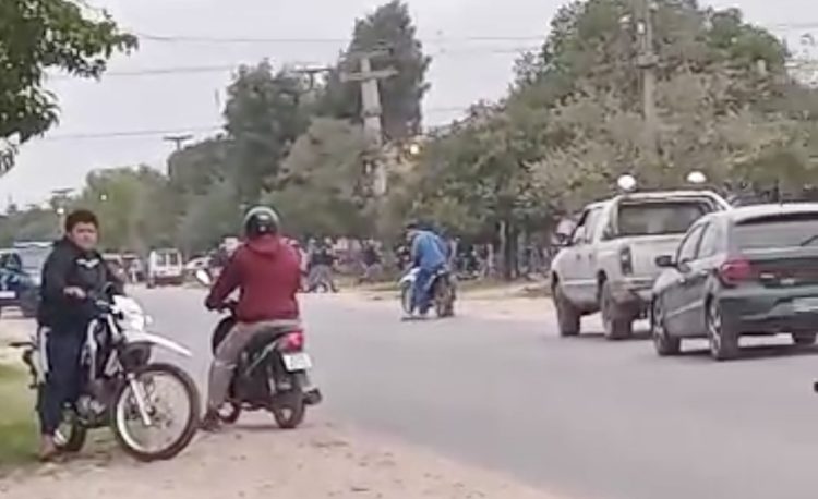 Contrabandistas repelieron a la Policía con piedras (video)