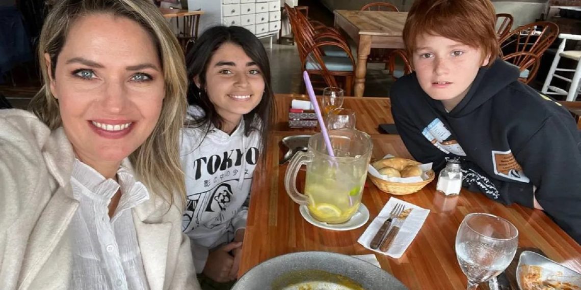 Carolina Losada y un secreto revelado: los dos hermanitos que “la adoptaron” como mamá