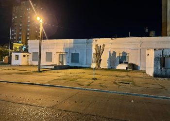 Juezas y jueces enojados: quedaron sin estacionamiento gratis