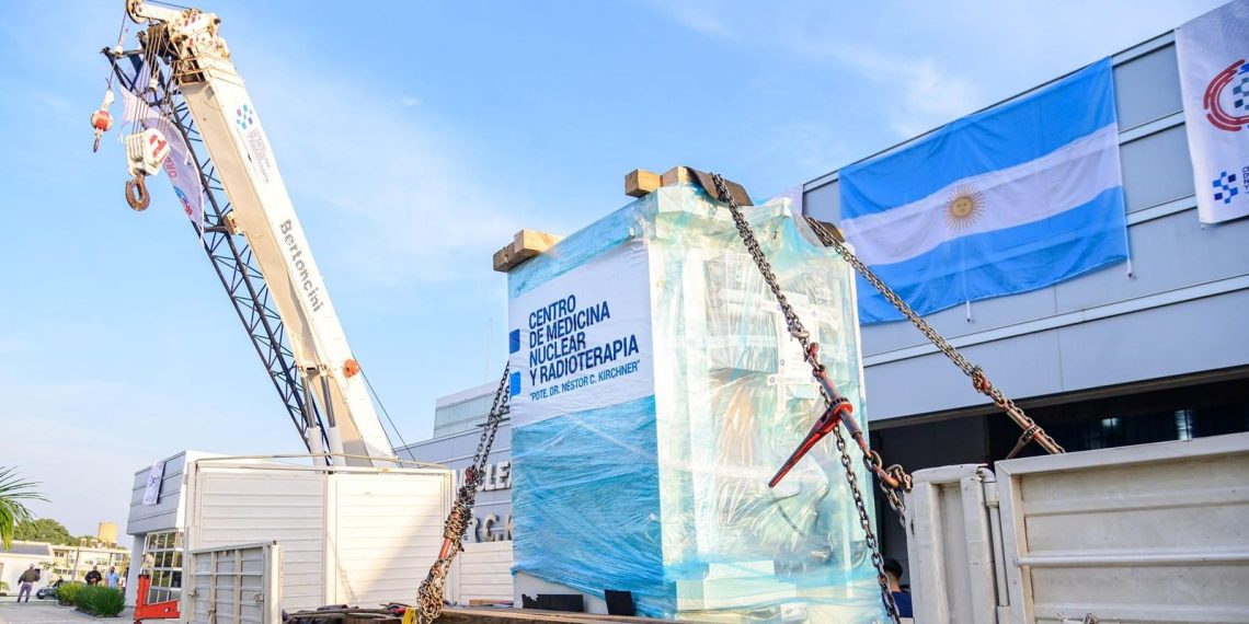 El Centro de Medicina Nuclear recibió un moderno equipo para el tratamiento del cáncer