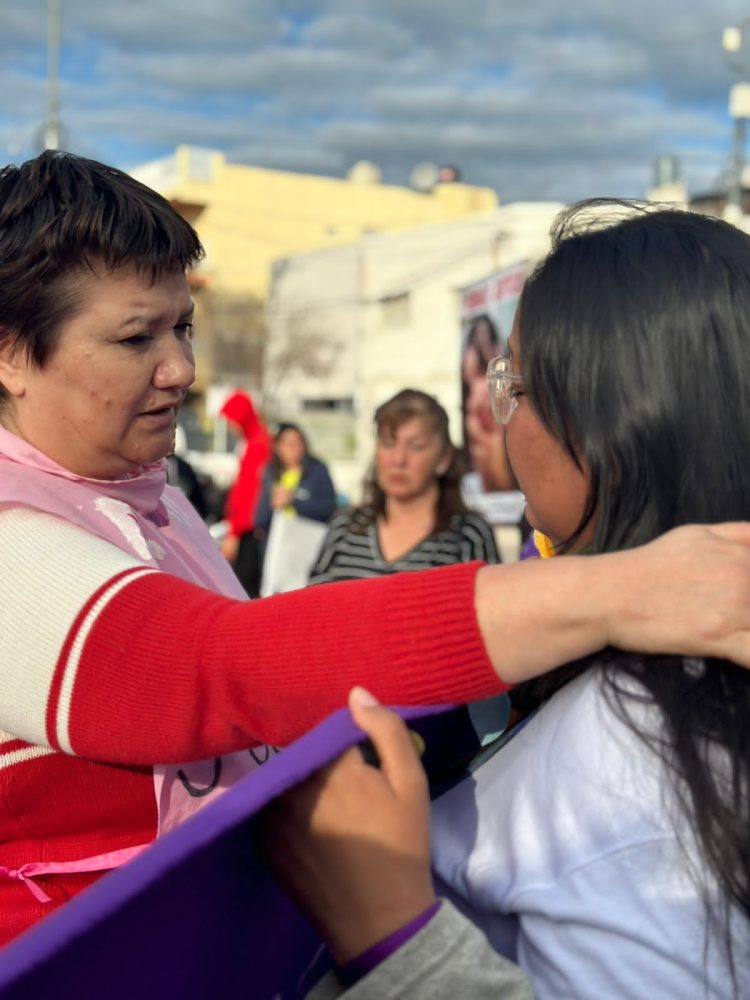 Hubo una nutrida marcha en reclamo de justicia por homicidios no esclarecidos