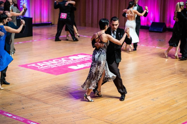Bailarines formoseños buscarán su pase a las semifinales del Mundial de Tango