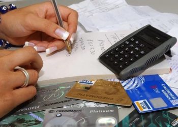 Tarjetas de crédito: financiar saldos o pagar el mínimo ya cuesta más del 100% anual por la suba de tasas