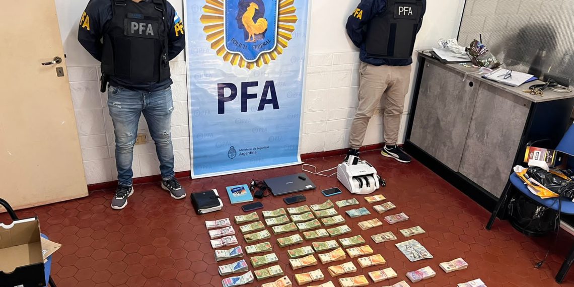La Justicia Federal allanó casas de cambio en pleno centro y secuestró fuertes sumas de dinero