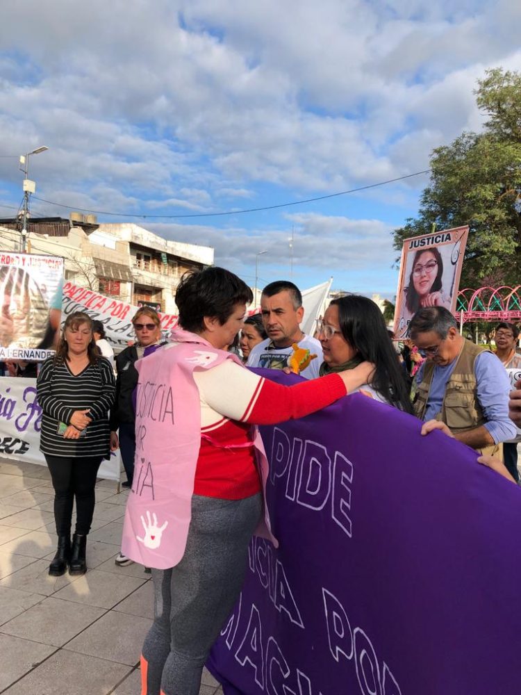 Hubo una nutrida marcha en reclamo de justicia por homicidios no esclarecidos