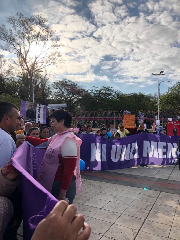 Hubo una nutrida marcha en reclamo de justicia por homicidios no esclarecidos