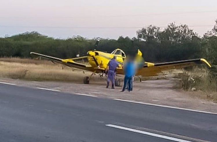 Por emergencia, una avioneta aterrizó en la ruta 81