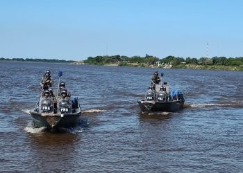 Prefectura secuestró cargamento de combustible de contrabando en el río Paraguay