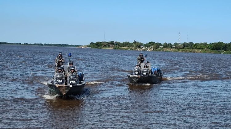 Prefectura secuestró cargamento de combustible de contrabando en el río Paraguay