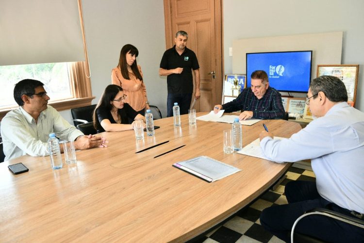 El intendente Jofré firmó un Acta Compromiso con Cetrogar para el mejoramiento de la vía pública