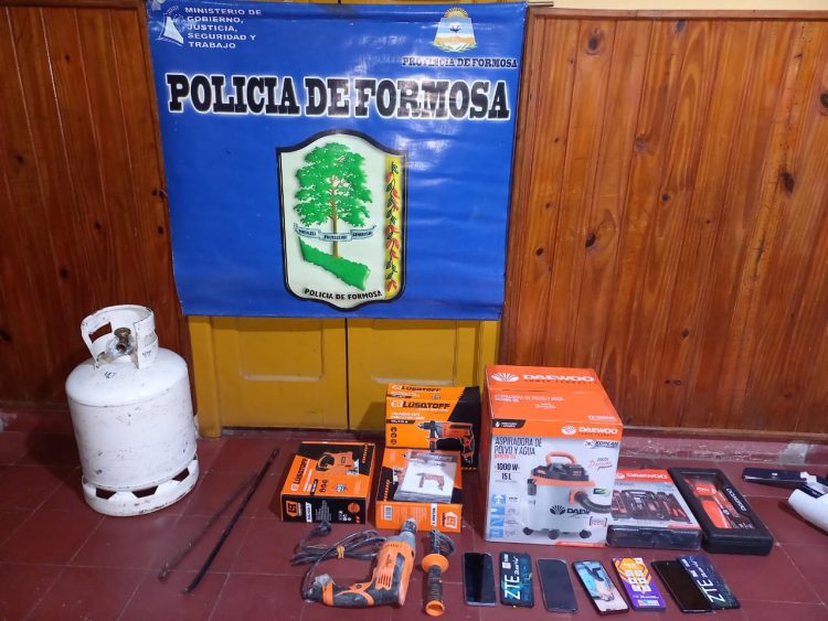 Son delincuentes que suman 21 causas por robo, pero están libres