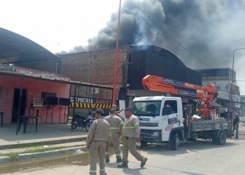 Intenso incendio en un local de eventos en Clorinda