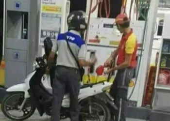 El arquitecto chaqueño que es viral por contestarle a Milei una noticia falsa sobre el combustible