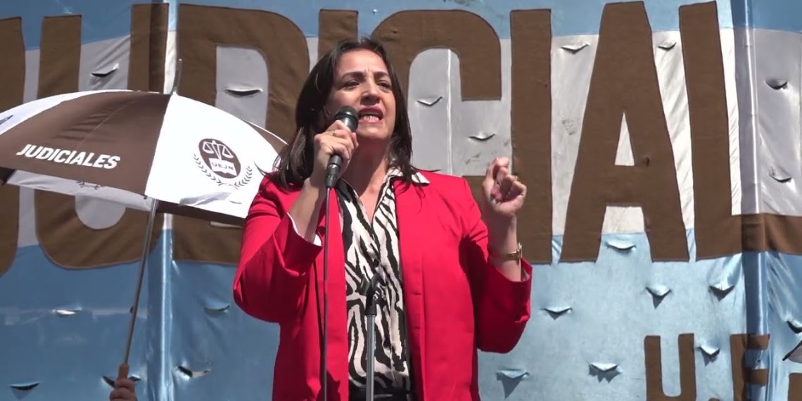 Judiciales equiparan sus remuneraciones al sueldo mínimo