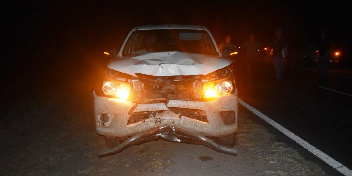 Una camioneta embistió desde atrás a una moto y su conductor perdió la vida
