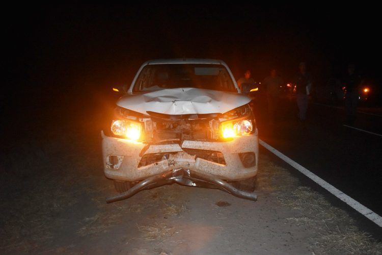 Una camioneta embistió desde atrás a una moto y su conductor perdió la vida