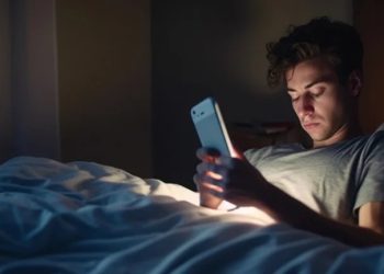 Un estudio vinculó el uso intensivo del celular con una menor producción de espermatozoides