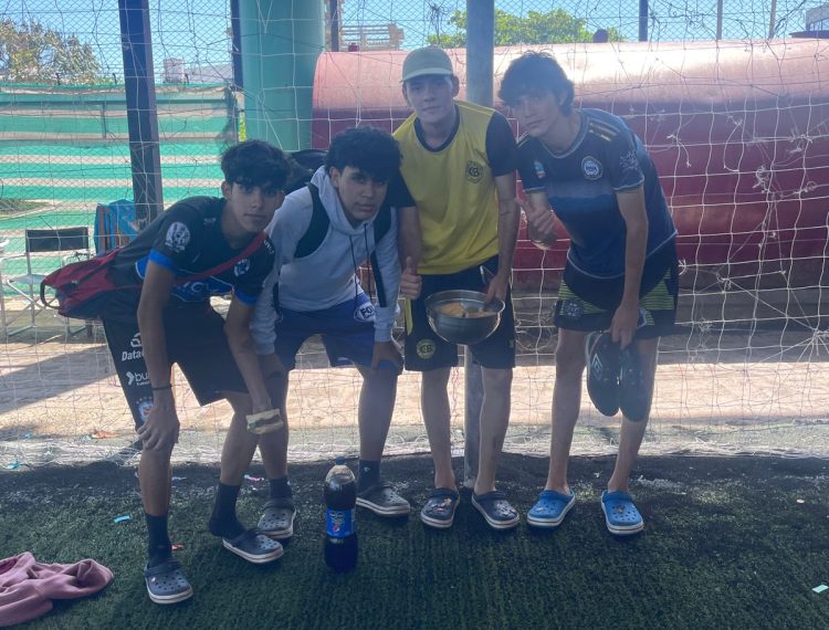 Franciscanos a puro fútbol en “La Nueva Recova”