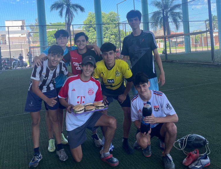 Franciscanos a puro fútbol en “La Nueva Recova”