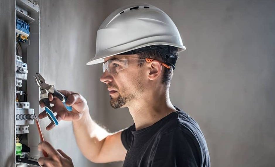 ¿Para qué sirve un elevador de tensión?