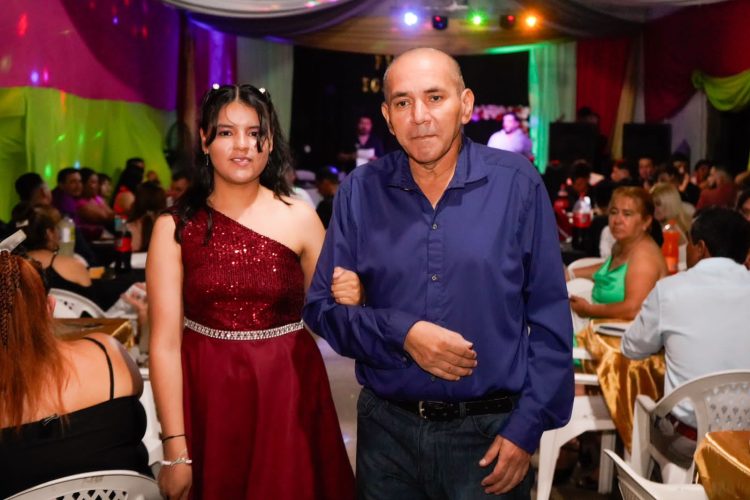 Compromiso Formoseño ayudó a estudiantes secundarios a tener su fiesta de recepción