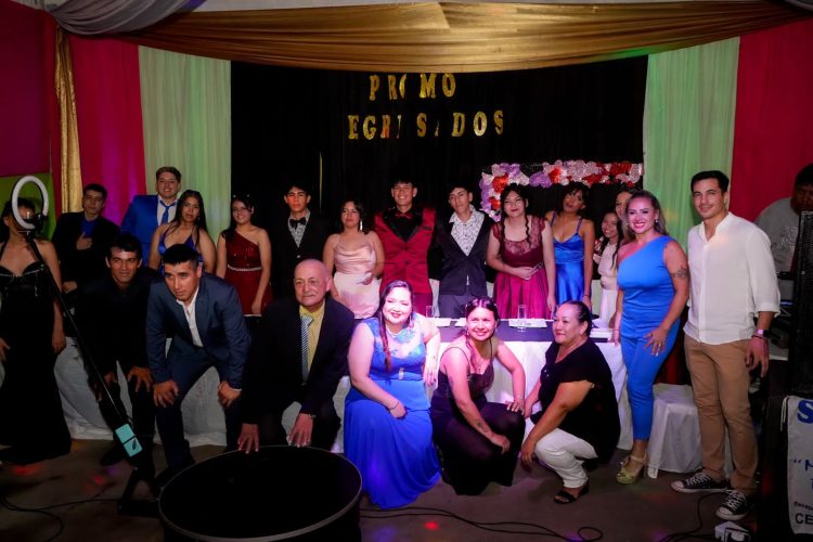 Compromiso Formoseño ayudó a estudiantes secundarios a tener su fiesta de recepción