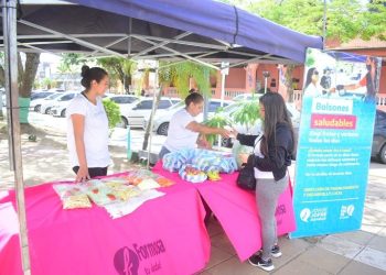 Ofrecen combos para la ensalada de frutas de fin de año en distintos puntos de venta
