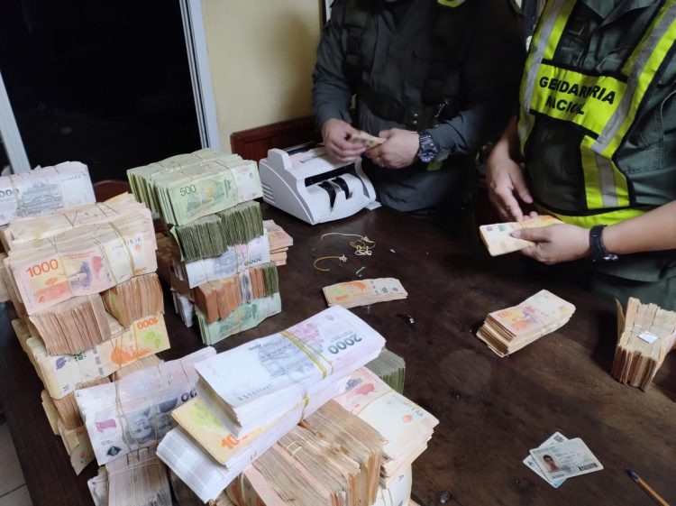 Gendarmería secuestró 36 millones de pesos en un control vehicular