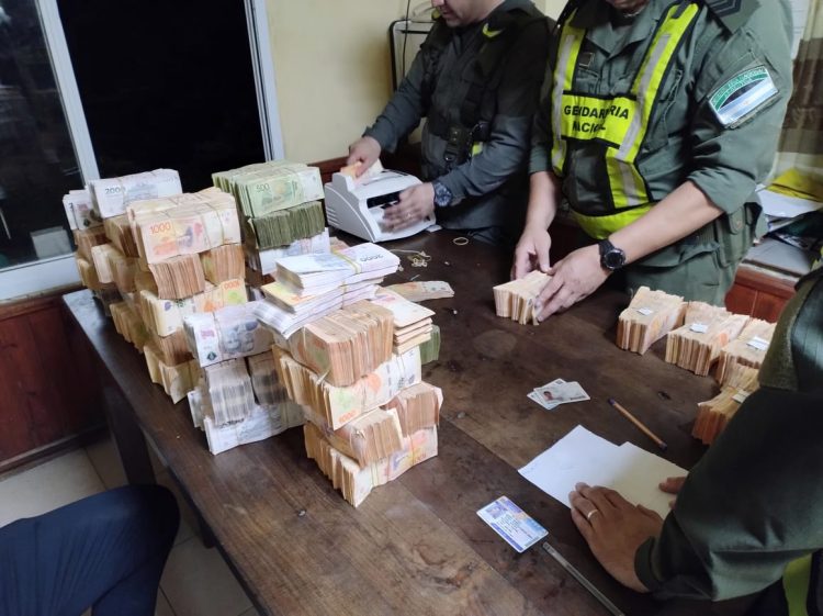 Gendarmería secuestró 36 millones de pesos en un control vehicular