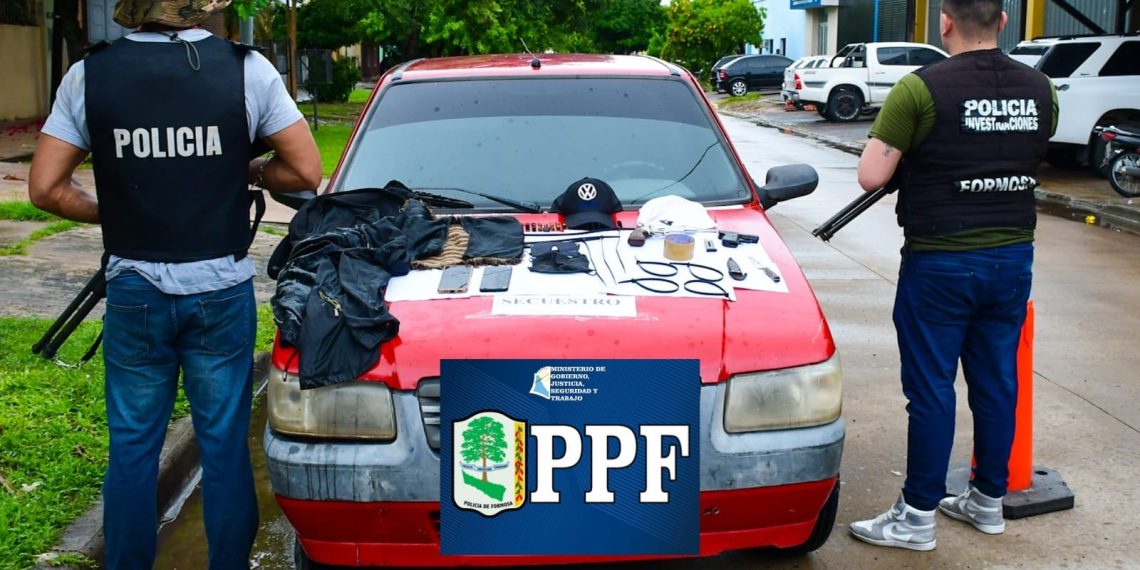 La Policía detuvo a tres asaltantes que se movían en un auto con armas de fuego, capuchas y precintos
