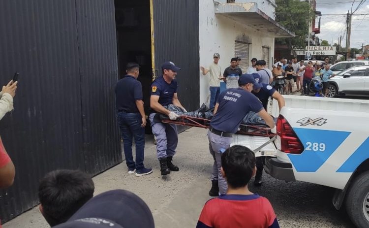 Minutos de terror: un financista de «cambistas» mató a un ladrón paraguayo. Hay dos prófugos