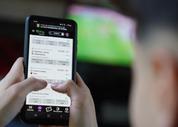 Mito o realidad: Qué hay de cierto en la teoría de que los celulares escuchan conversaciones para mostrar publicidad