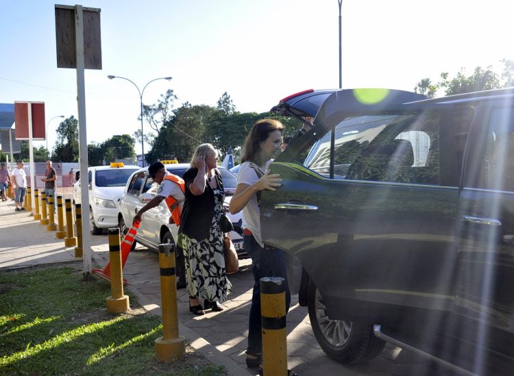 Por el paro de la CGT, la canciller Mondino pasó por Formosa, camino a reunión en Asunción