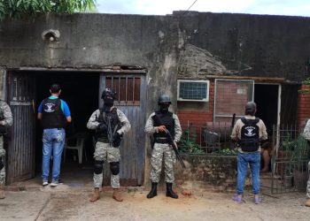 Barrio Santa Rosas: fueron a buscar un celular y secuestraron un revólver y cocaína