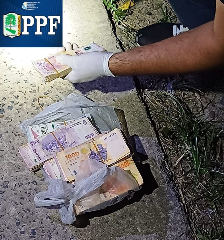 Recuperan más de medio millón de pesos que habían hurtado de un camión distribuidor