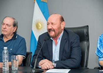 Insfrán anunció aumento del 25% en los haberes y asignaciones familiares del sector público provincial